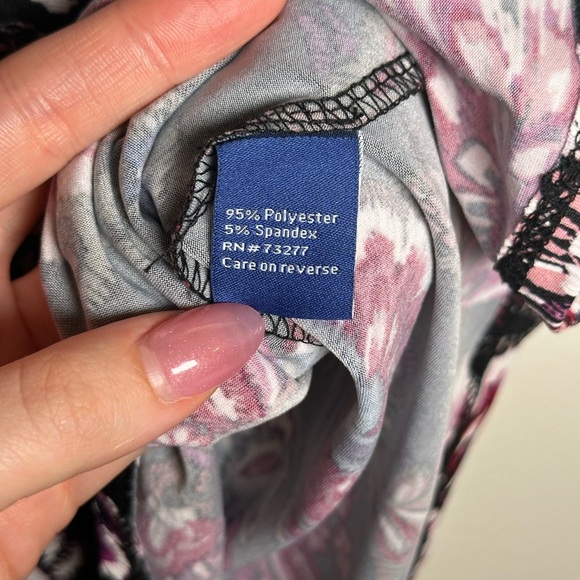 APT.9 Floral Dress with Pockets - Picture 4 of 8